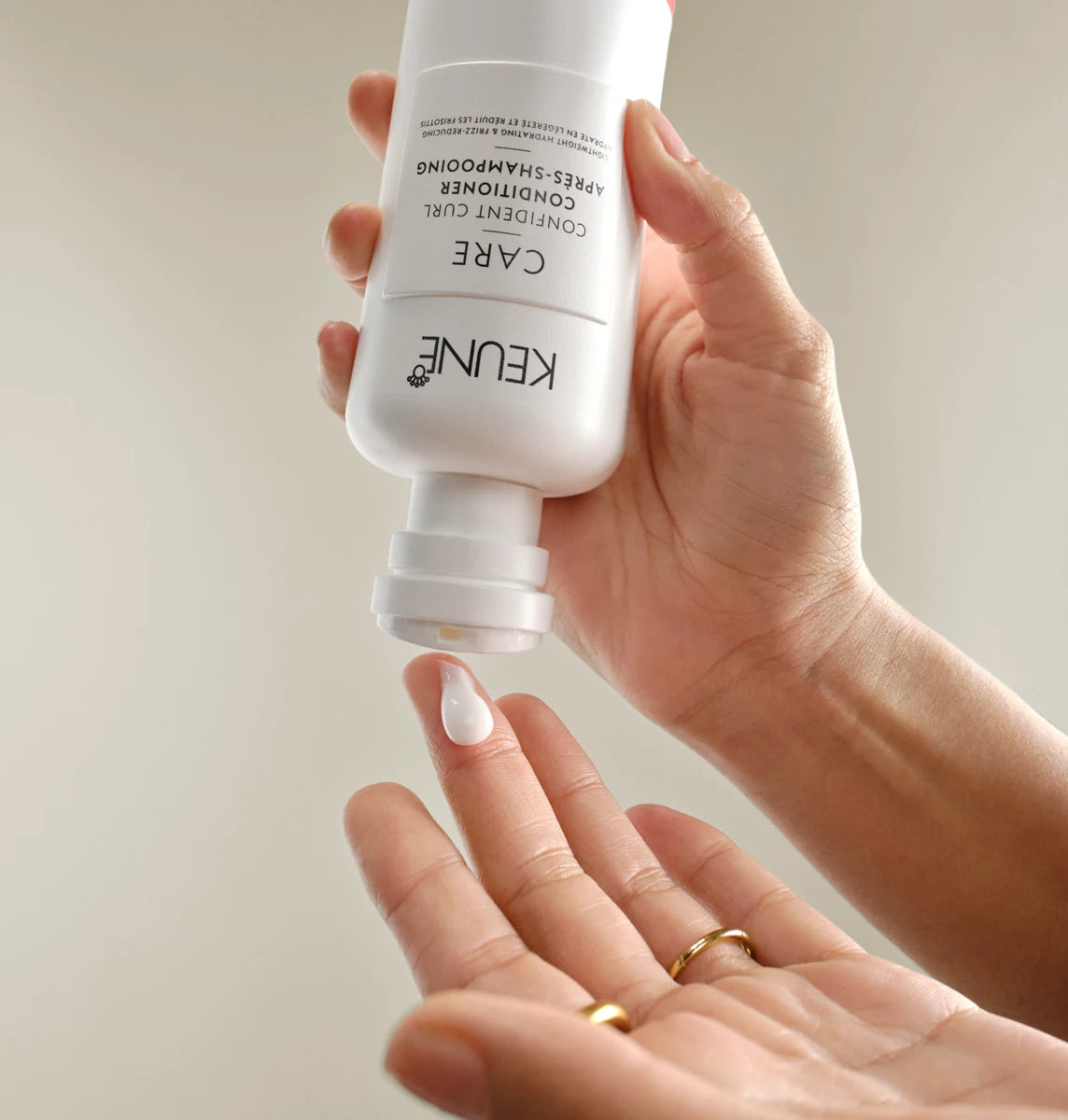 KEUNE CARE CONFIDENT CURL CONDITIONER 250ml - Kentro Beauty Supplies Ireland