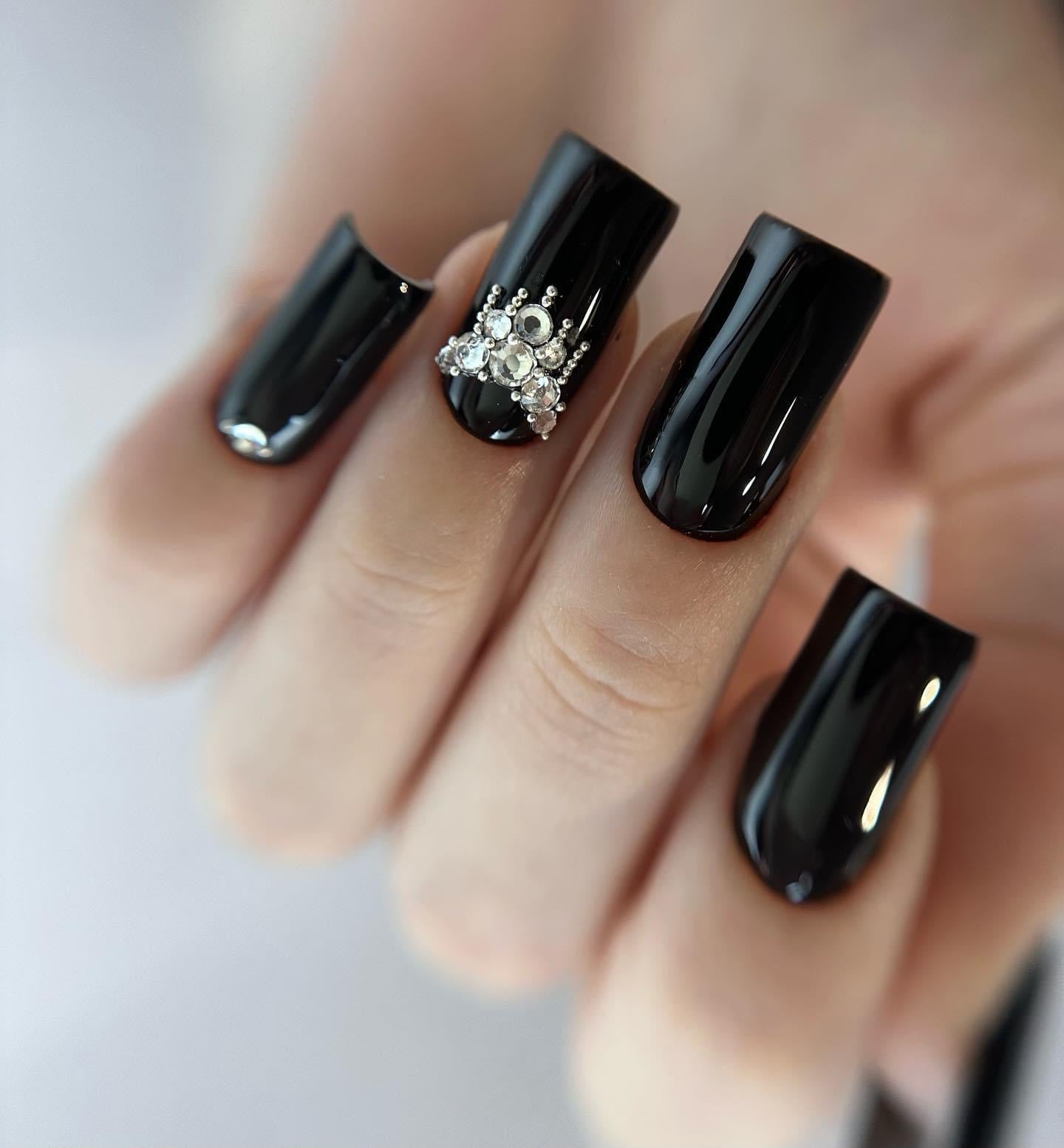 Mack’s DeLux Gel Polish 555 Black - Kentro Beauty Supplies Ireland