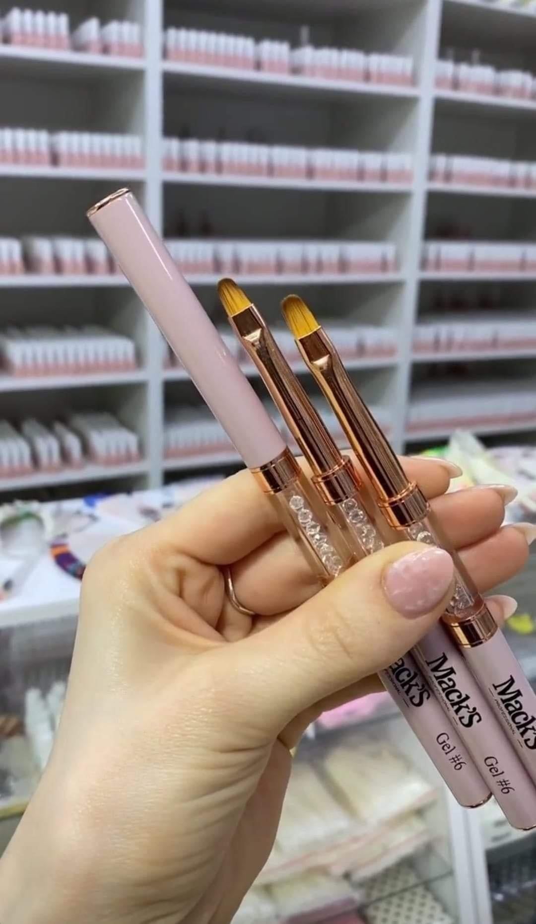 Mack’s Gel Brush No.4 - Kentro Beauty Supplies Ireland