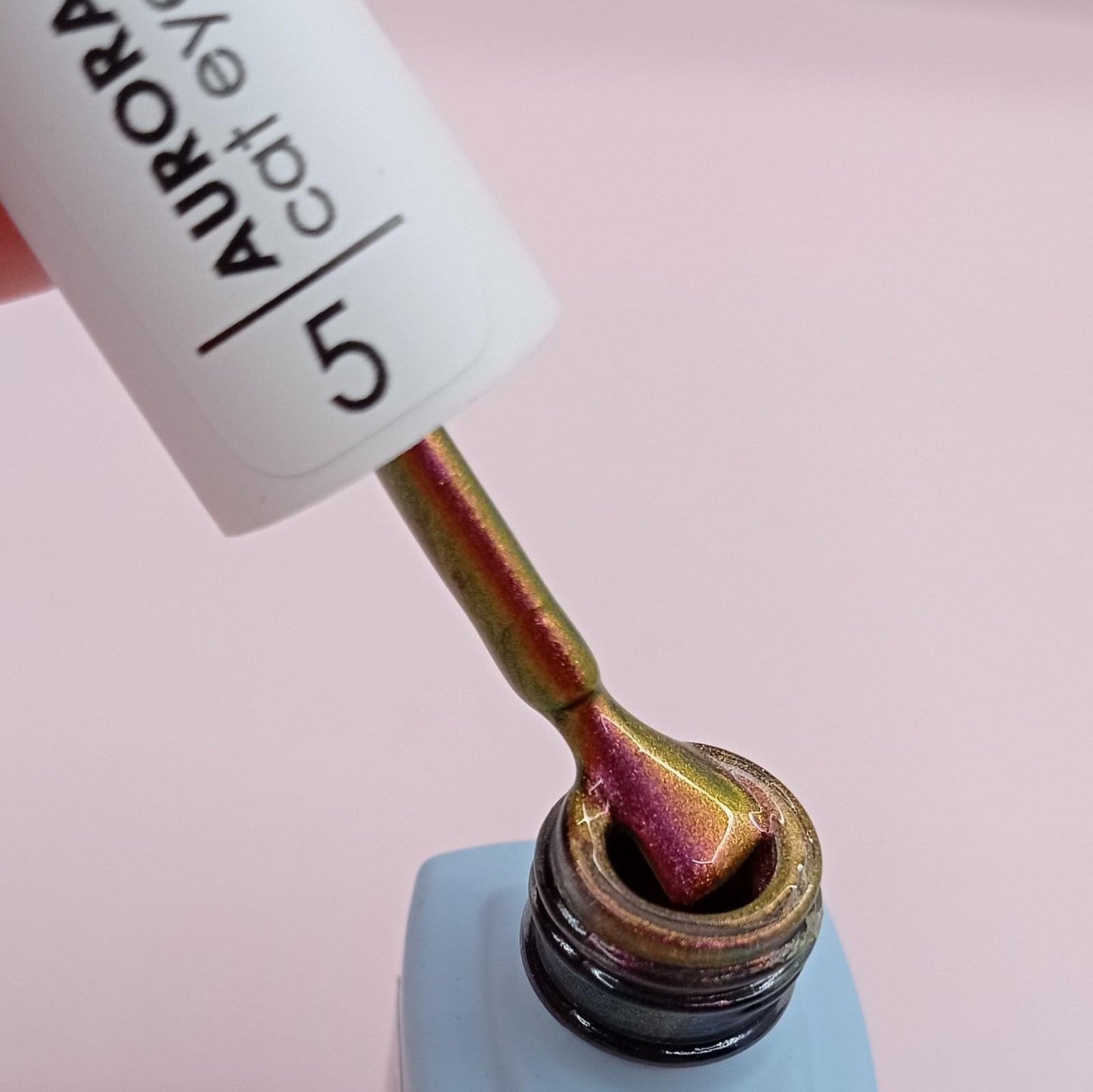 Mack’s Cat Eye Aurora Gel Polish 5 - Kentro Beauty Supplies Ireland