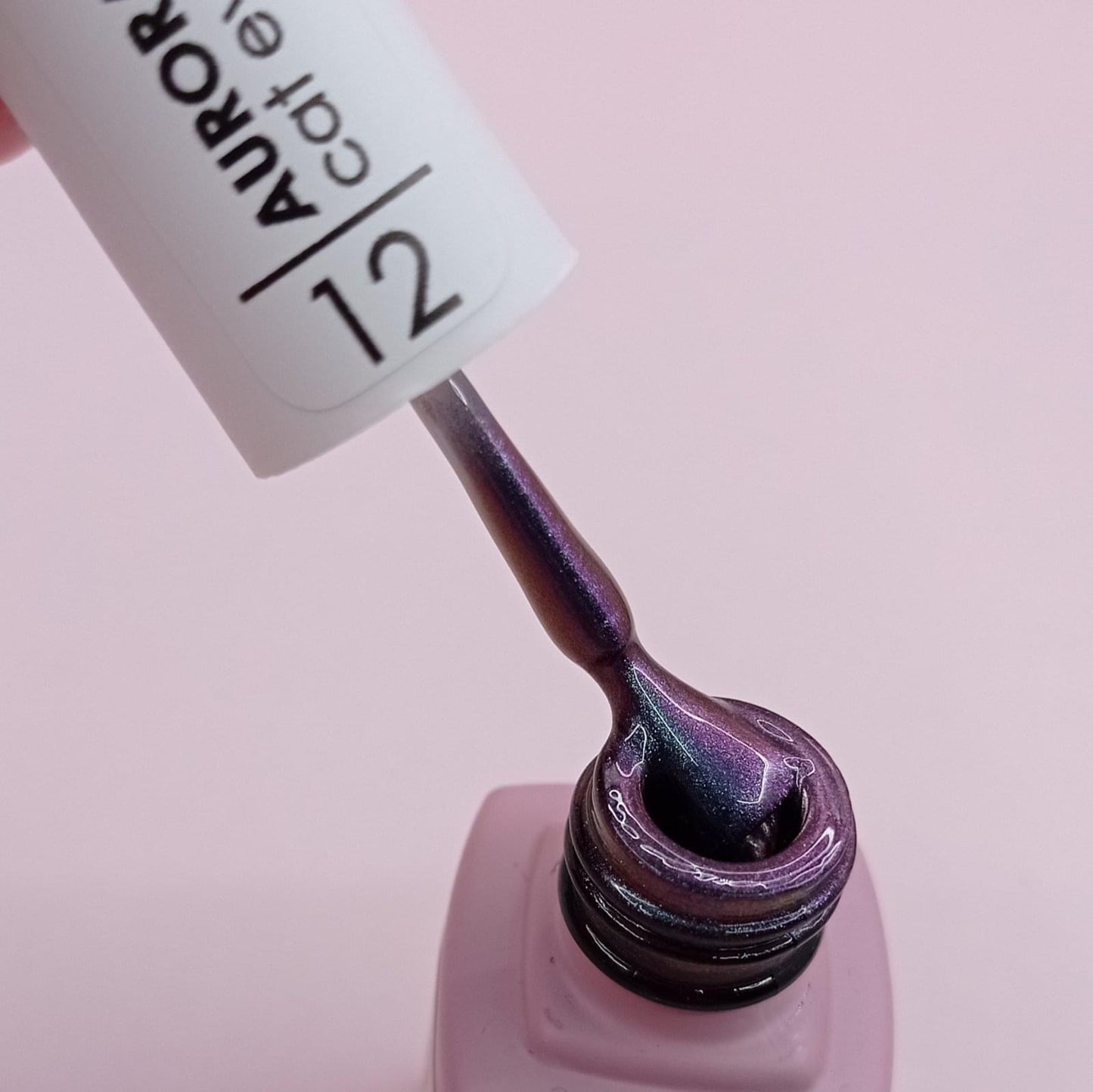 Mack’s Cat Eye Aurora Gel Polish 12 - Kentro Beauty Supplies Ireland