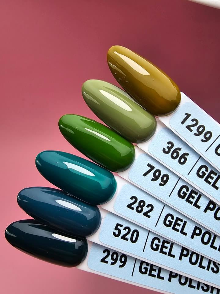 Mack’s DeLuxe Gel Polish 299