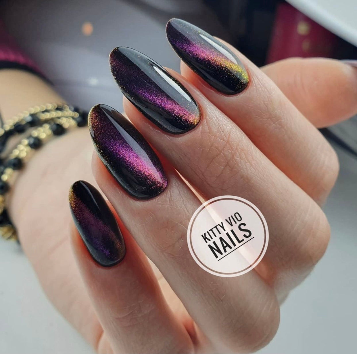 Mack’s Aurora Cat Eye Gel Polish 4